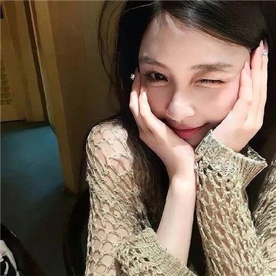 倒挂的爱丽丝